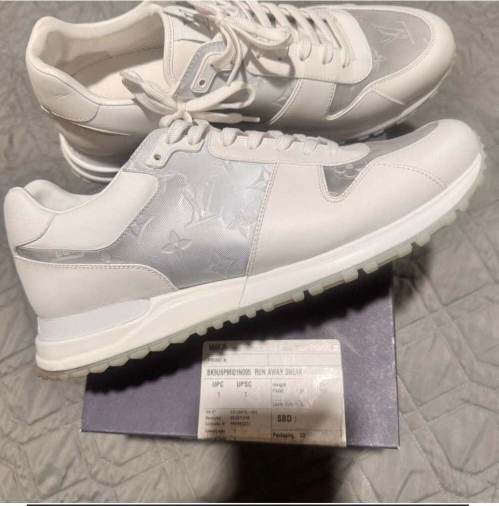Louis Vuitton Run Away Sneaker White Monogram Mesh Size 9.5 - Picture 2 of 5